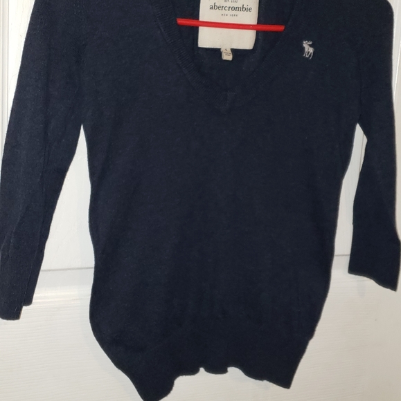 Sweater - Picture 2 of 3